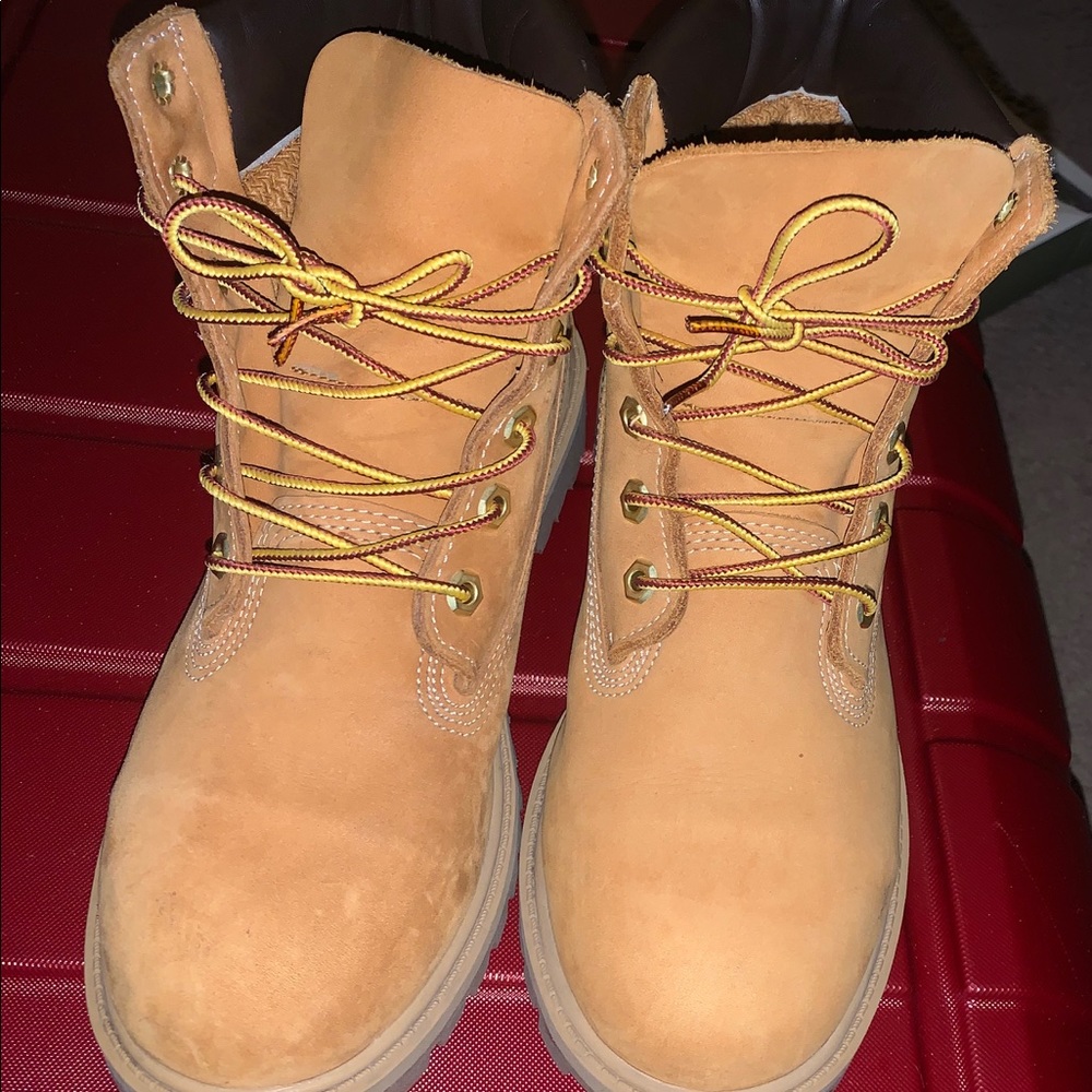 Like new Timberland Boots